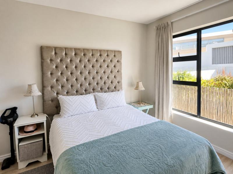 6 Bedroom Property for Sale in Pearl Bay Western Cape